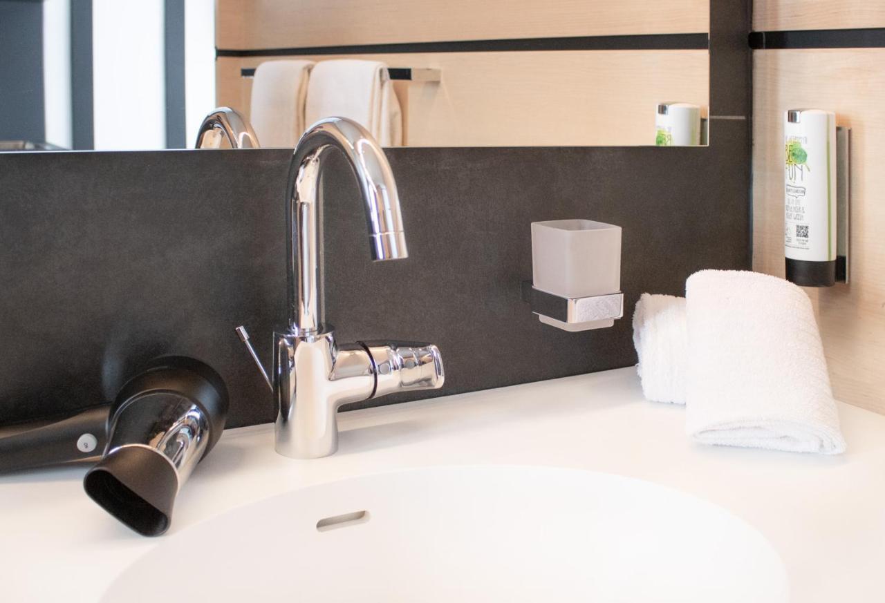 Men Hotel By Wmm Hotels Mengen Eksteriør bilde