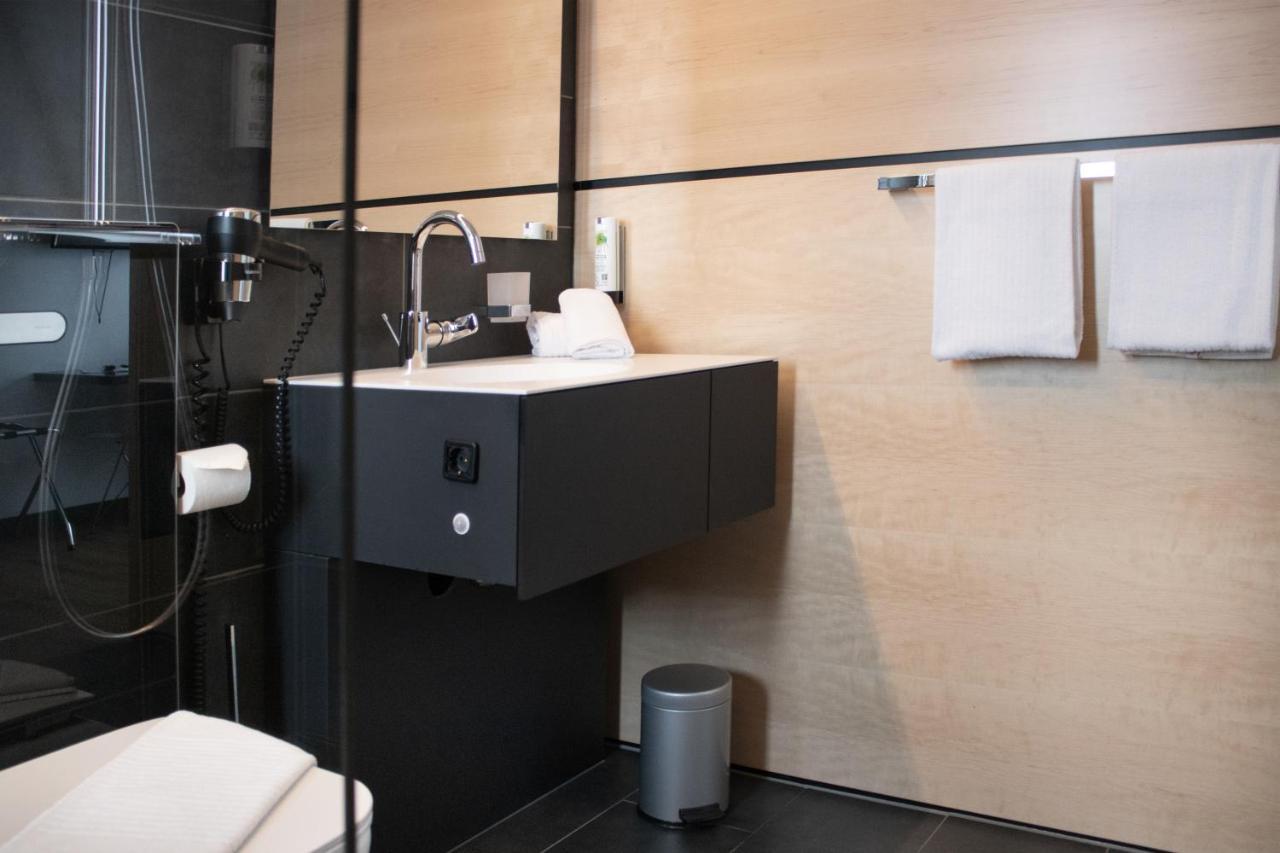 Men Hotel By Wmm Hotels Mengen Eksteriør bilde